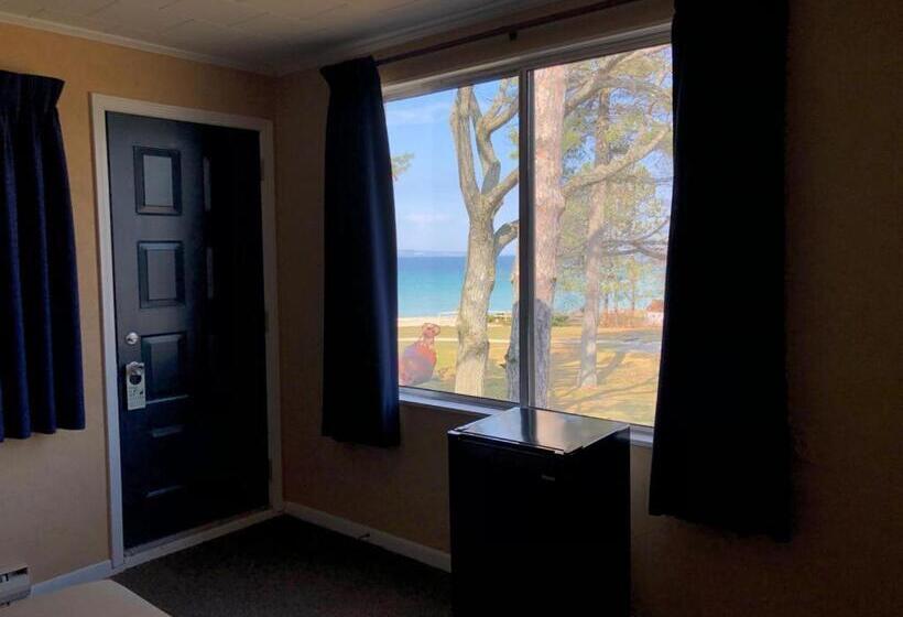 اتاق استاندارد با چشمانداز باغ, Riviera Motel