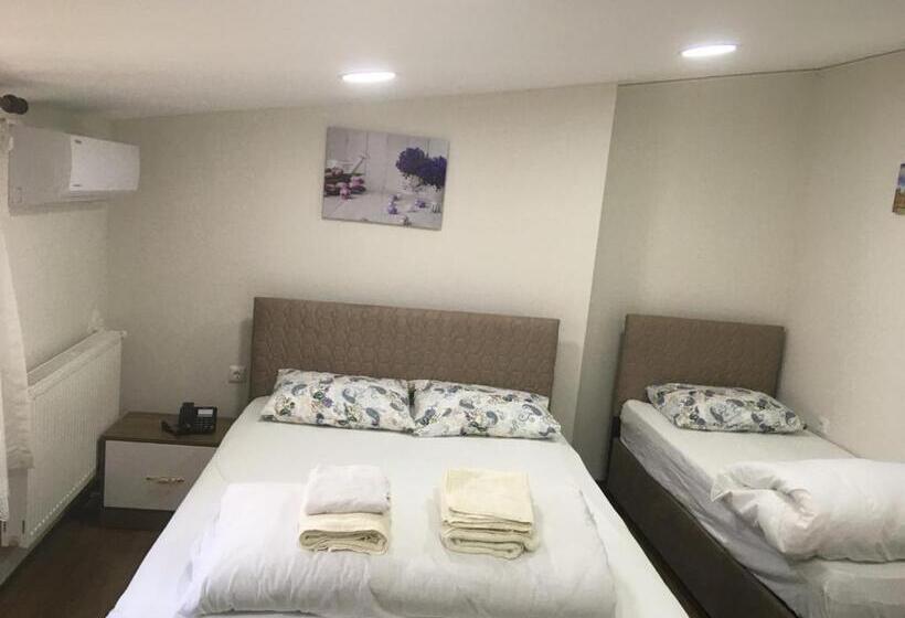 اتاق لوکس, Kule