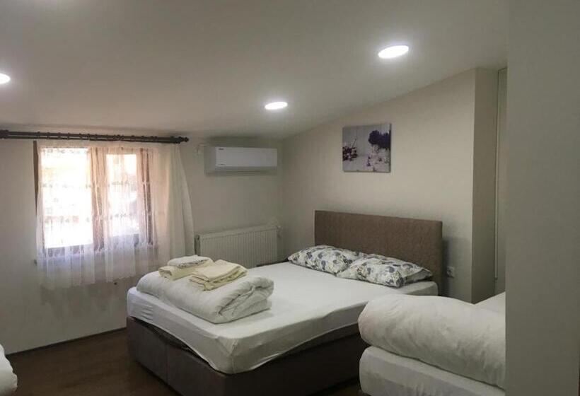 اتاق لوکس, Kule