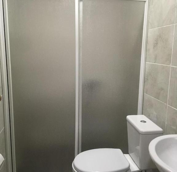 اتاق لوکس, Kule