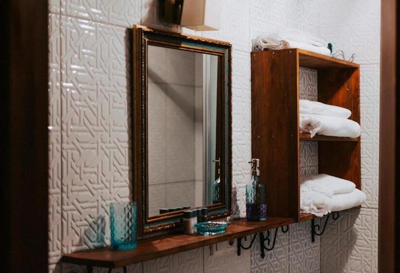 Standard Værelse, Misgibi