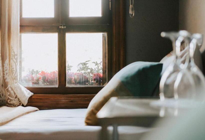 Standard Værelse, Misgibi