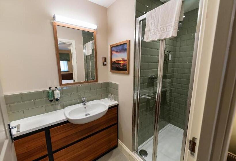 חדר משפחתי, The Lindisfarne Inn The Inn Collection Group