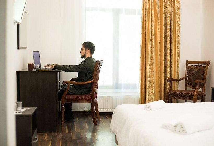 اتاق استاندارد, Alex