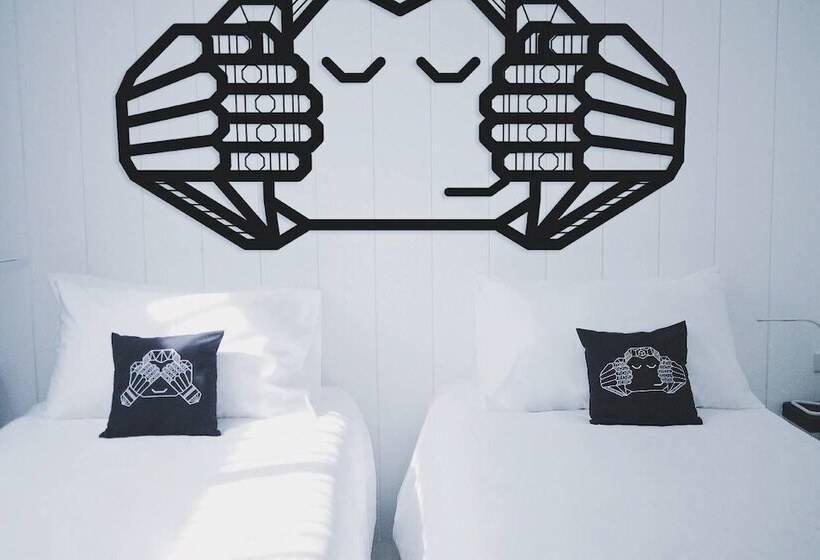 Pokój Deluxe Trzyosobowy, Blu Monkey Phi Phi Island