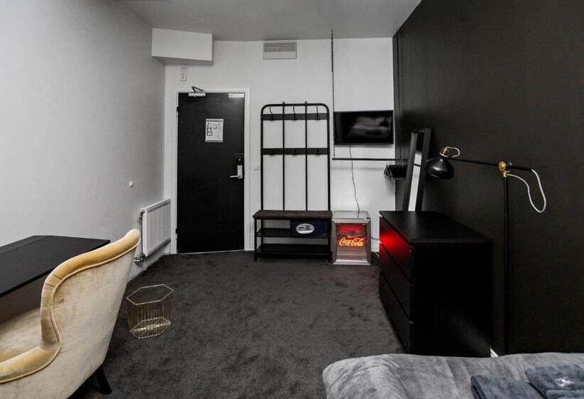 غرفة سوبيريور فردية, Eight Rooms