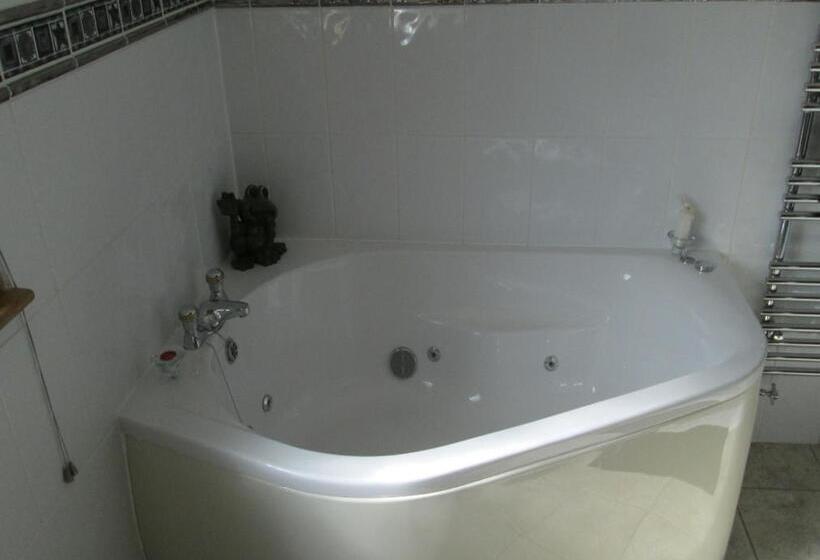 غرفة ديلوكس, Broomlea