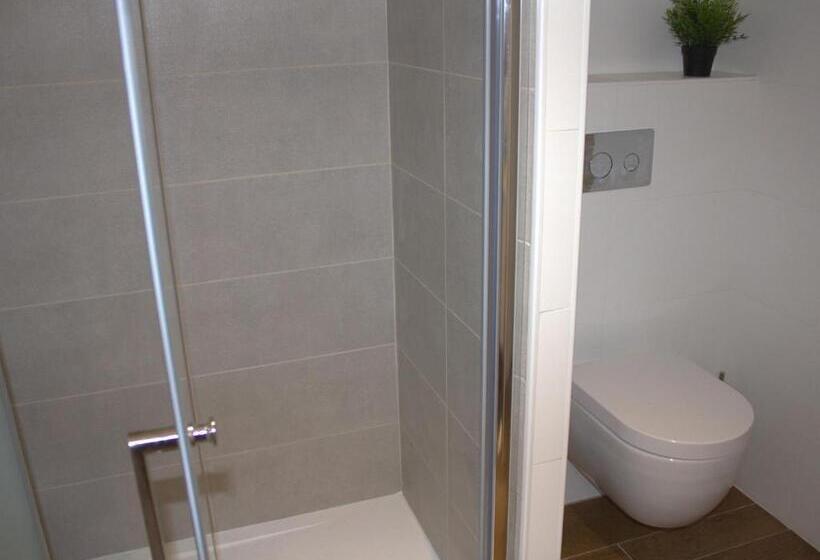 חדר בסיסי, Effet Lodge