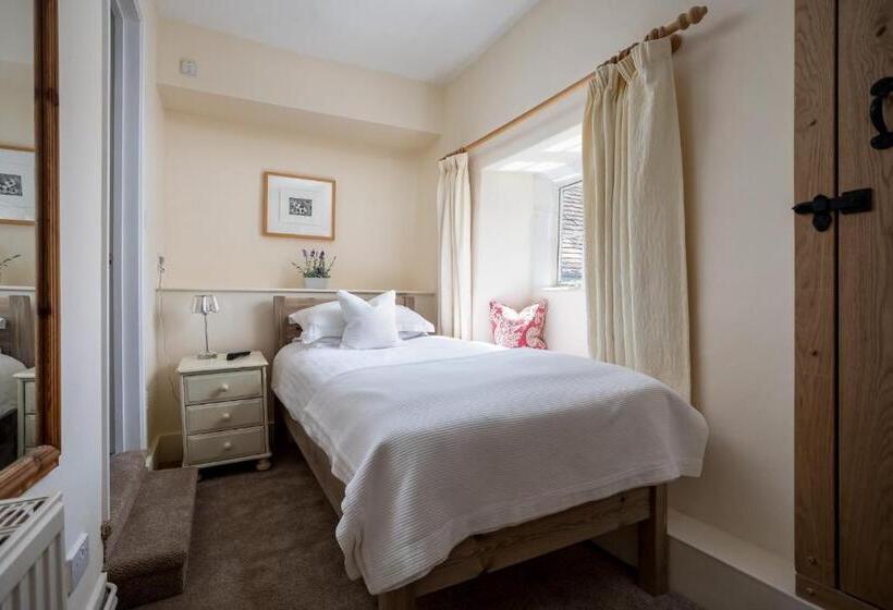 غرفة قياسية فردية, Bantam Tea Rooms