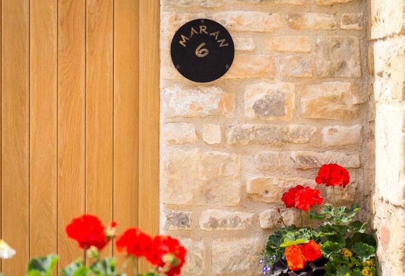 غرفة ديلوكس, Bantam Tea Rooms