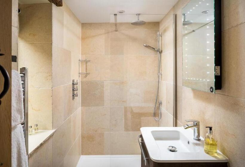 غرفة ديلوكس, Bantam Tea Rooms