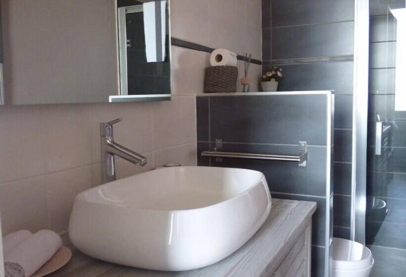 Chambre Triple Supérieure, Le Coeur Des Vignes