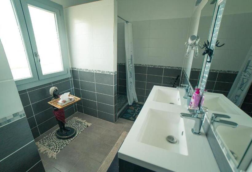 패밀리 룸, Le Saint Victor