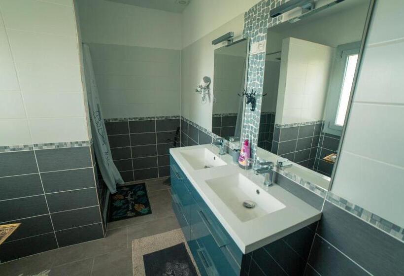 패밀리 룸, Le Saint Victor