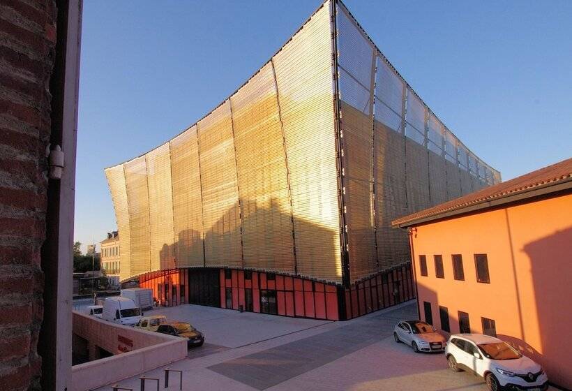 ルームシェアのワンベッド, Hostel Les Cordées Liées