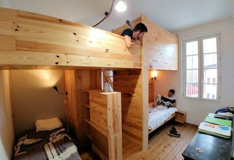 ルームシェアのワンベッド, Hostel Les Cordées Liées