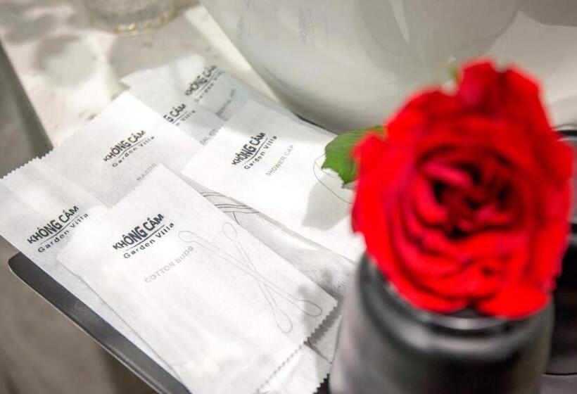 اتاق لوکس با تخت بزرگ, Khong Cam Garden Villas