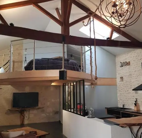 デラックススタジオ, Les Hauts De Chalonne