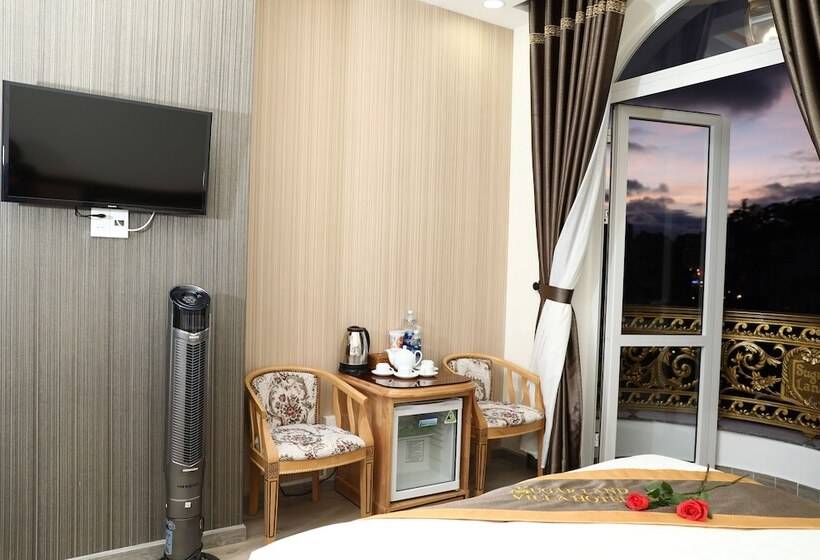 اتاق لوکس چهار تخته, Sugar Land Villa Hotel Dalat