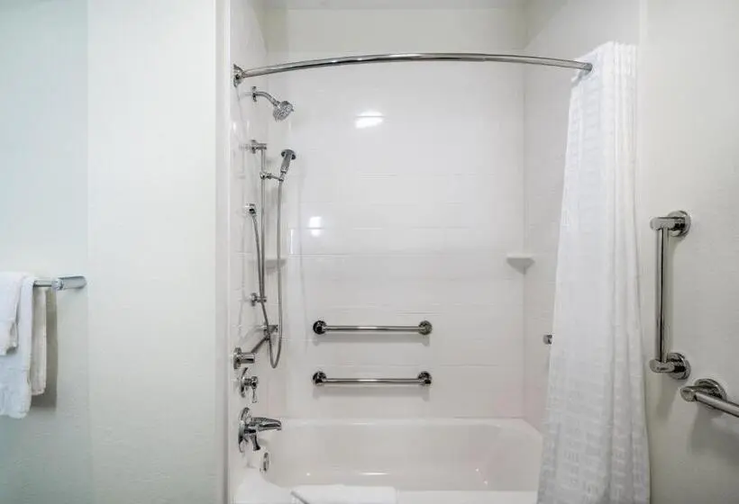 身障者適用キングサイズベッドルーム, Candlewood Suites   Nashville   Franklin, An Ihg