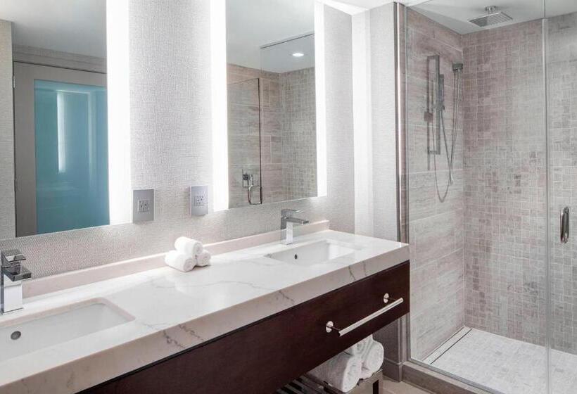 身障者適用スーペリアールーム, Envue, Autograph Collection