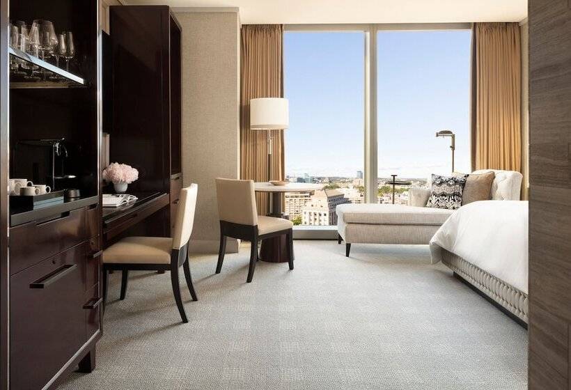 障害者適応デラックスルーム, Four Seasons Hotel One Dalton Street, Boston