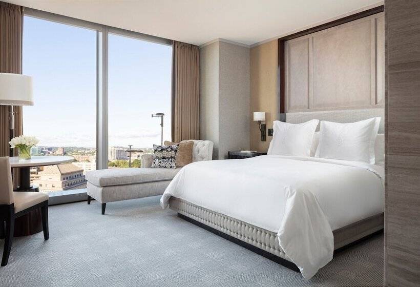 障害者適応デラックスルーム, Four Seasons Hotel One Dalton Street, Boston