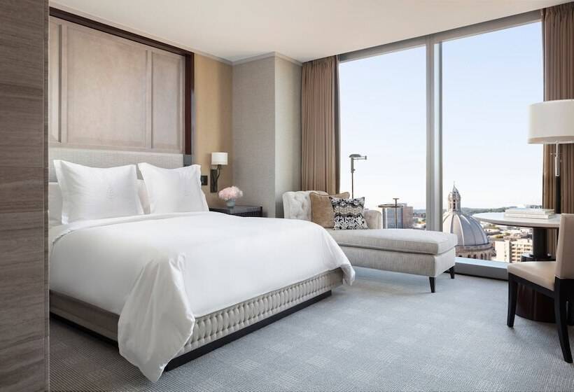 장애인용 디럭스룸, Four Seasons Hotel One Dalton Street, Boston
