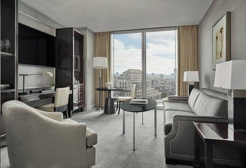 エクゼクティブスイート, Four Seasons Hotel One Dalton Street, Boston