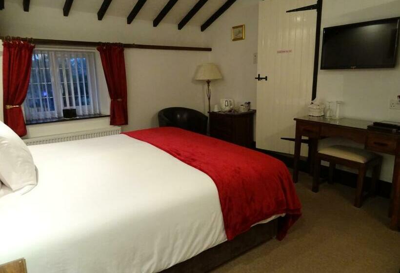 דירת שלושה חדרים, Quiet Woman House