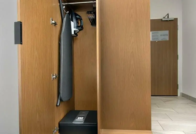 キングサイズベッドのスタンダードルーム, Fairfield Inn & Suites By Marriott New Orleans Metairie