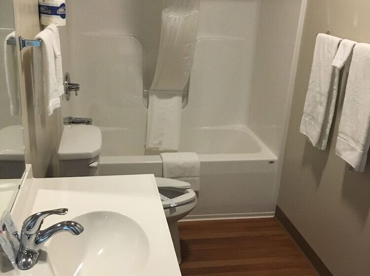 غرفة قياسية سرير مزدوج, Rolling Hills Lodge