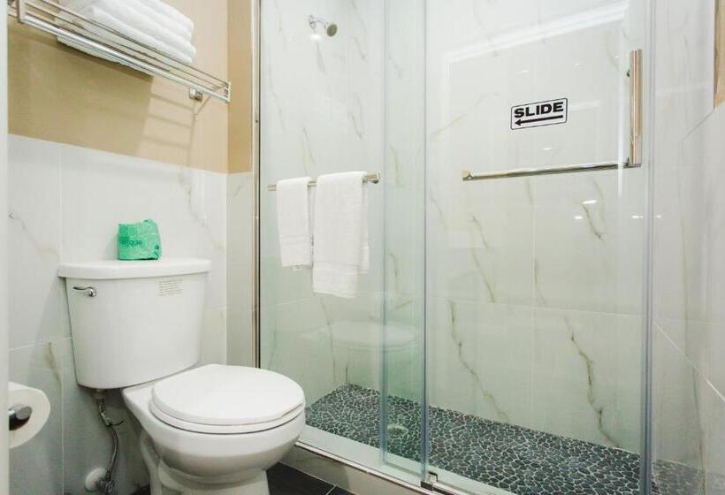 キングサイズベッドのデラックススイート, Budget Host Inn & Suites