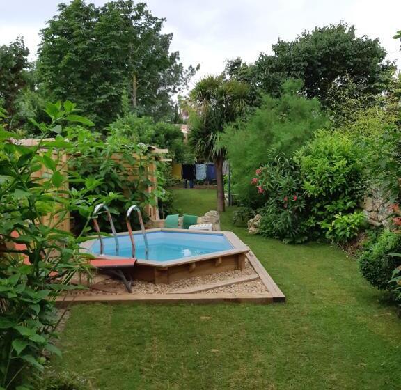 جناح مطلّ علي الحديقة, Le Jardin