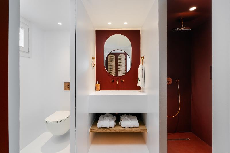 اتاق لوکس چهار تخته, Blue Ocean Homestay