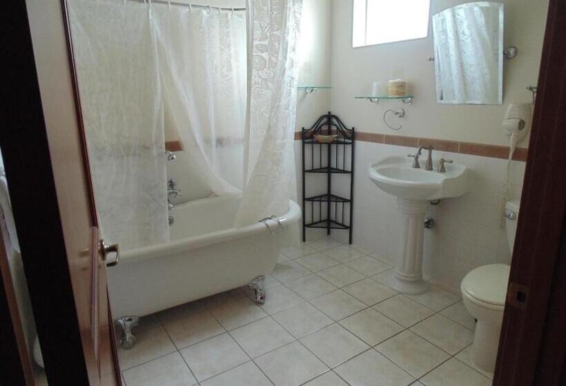 كابينة, Manresa Castle