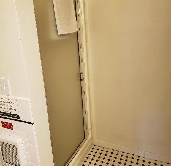 غرفة سوبيريور, Manresa Castle