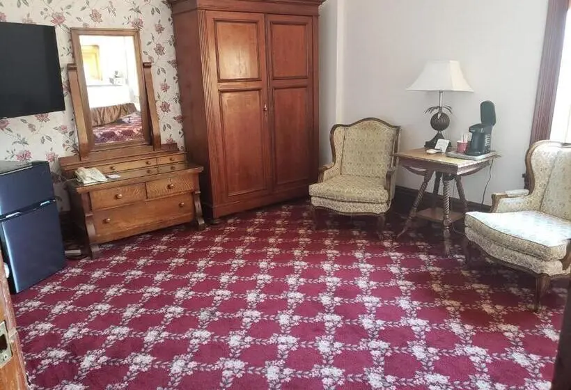 Deluxe Suite King Bed, Manresa Castle