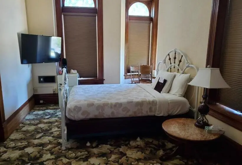 Standard room with outdoor bath, Manresa Castle