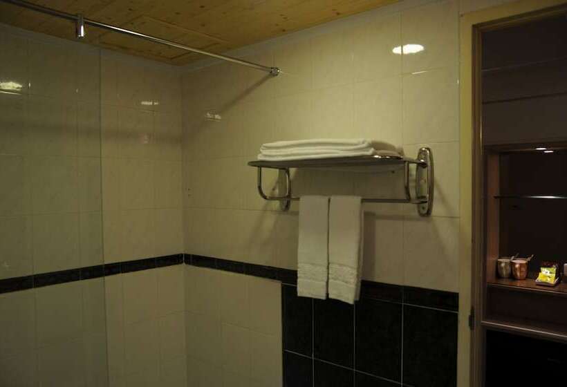 اتاق خانوادگی, Sung Tai