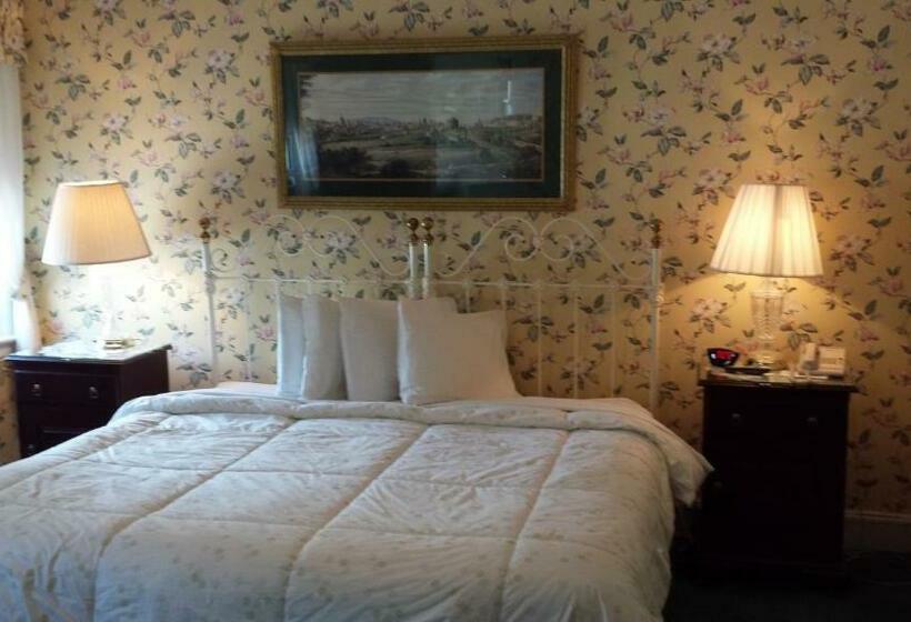 스탠다드 룸 킹사이즈 침대, The Country Inn Of Berkeley Springs