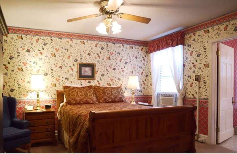 디럭스 룸, The Country Inn Of Berkeley Springs