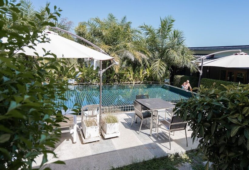 غرفة قياسية مطلّة علي حمام السباحة, The Loft Panwa Resort