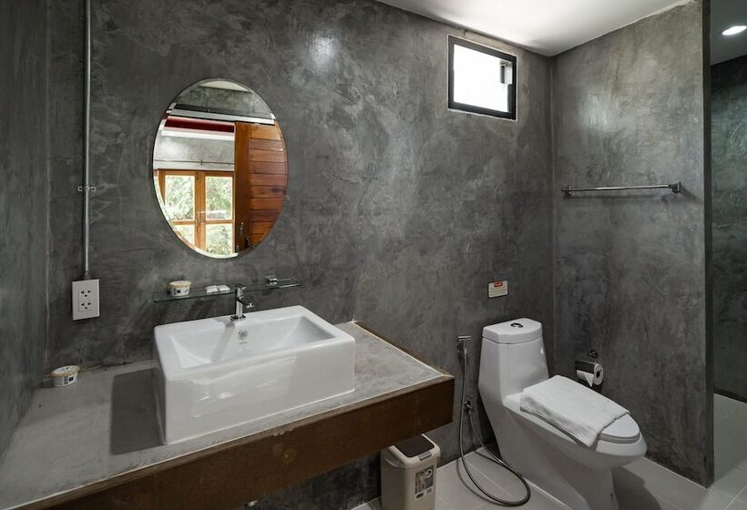 غرفة قياسية مطلّة علي حمام السباحة, The Loft Panwa Resort