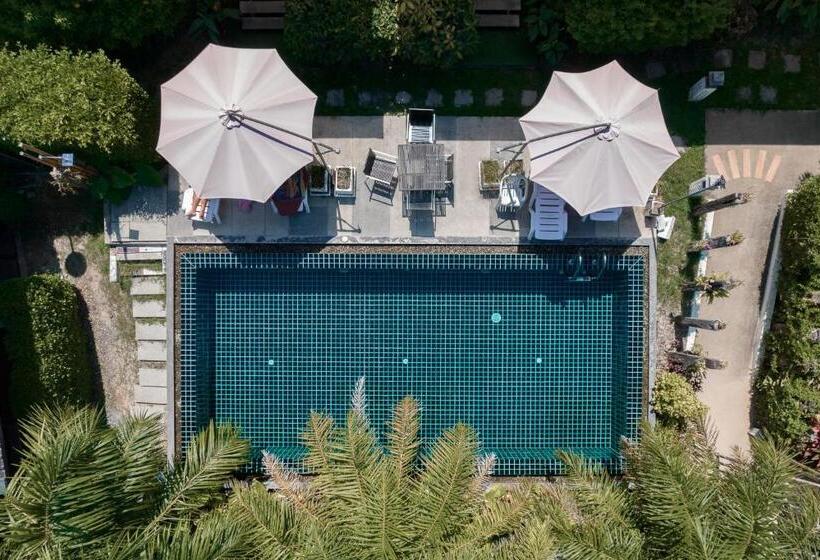 غرفة قياسية مطلّة علي حمام السباحة, The Loft Panwa Resort