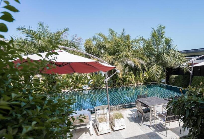 غرفة قياسية مطلّة علي حمام السباحة, The Loft Panwa Resort