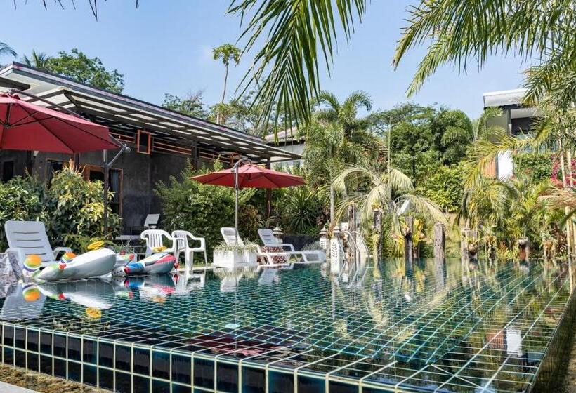 غرفة قياسية مطلّة علي حمام السباحة, The Loft Panwa Resort