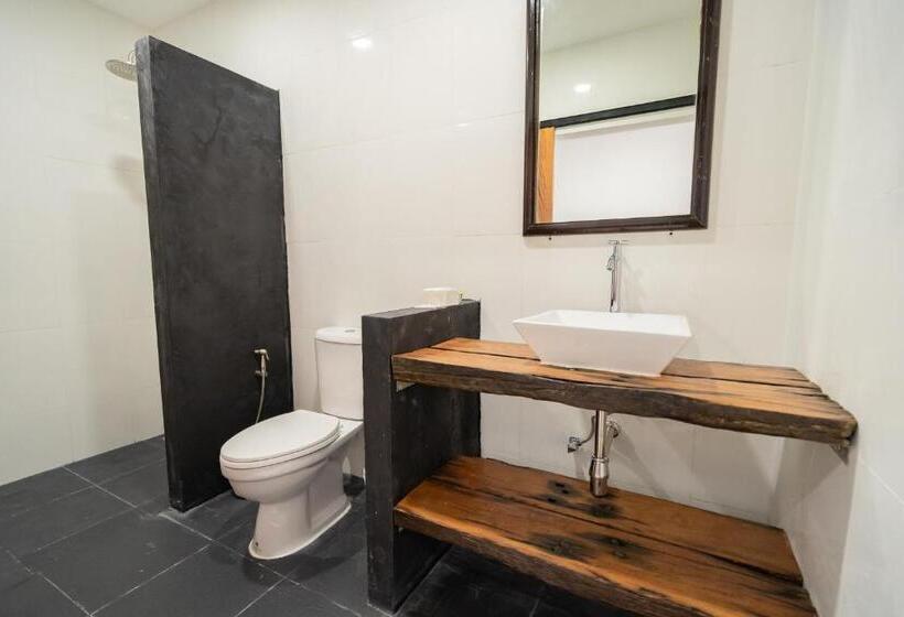 غرفة أساسية ثلاثية, The Loft Panwa Resort