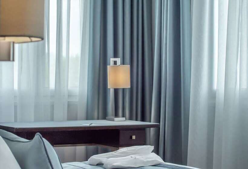 Полулюкс, Villa Genesis