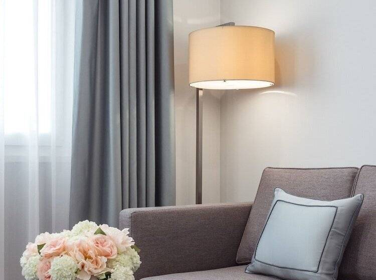 ジュニアスイート, Villa Genesis